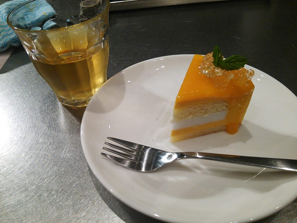 マンゴーケーキ