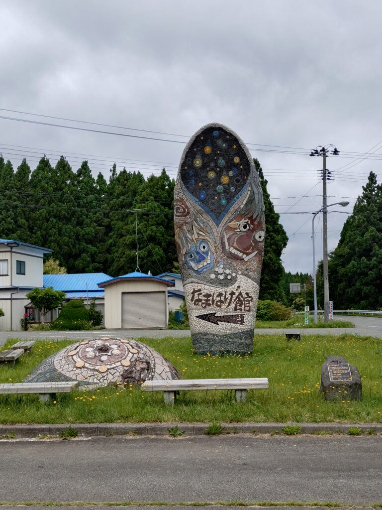 「なまはげ館」案内オブジェ
